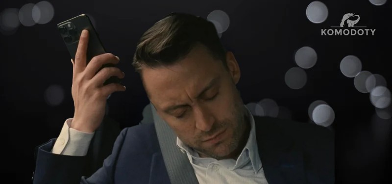 Succession Roman holding naked iPhone Stealth Wealth: How the Caseless Phone Became a Status Symbol