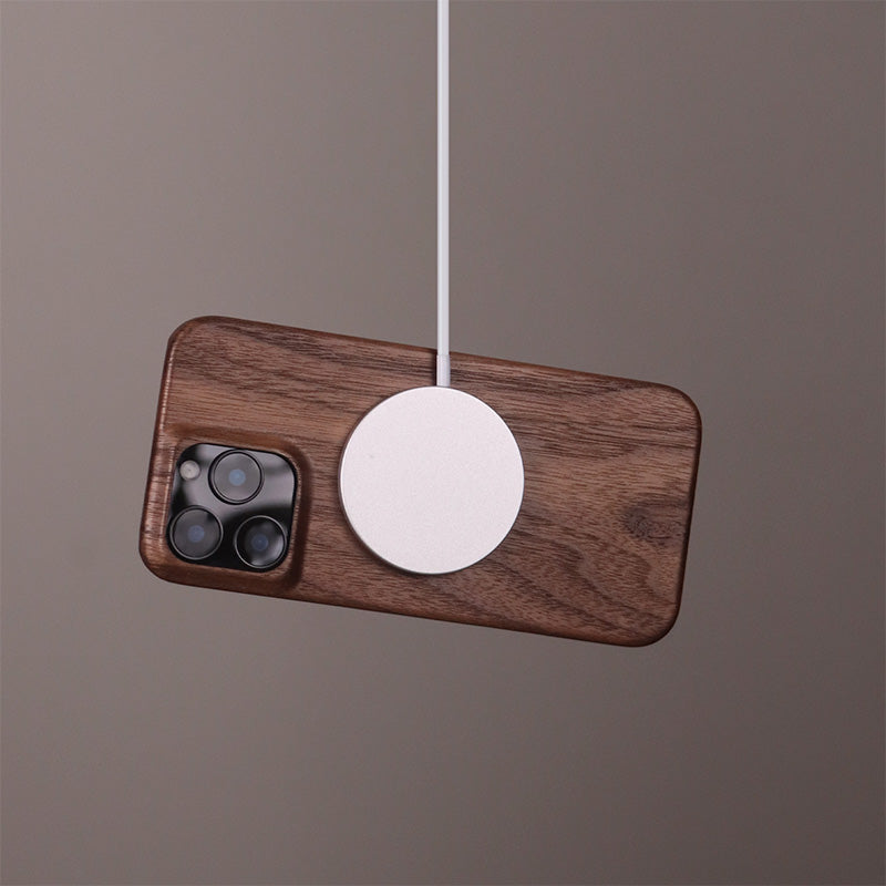 Schlanke iPhone-Hülle aus Holz