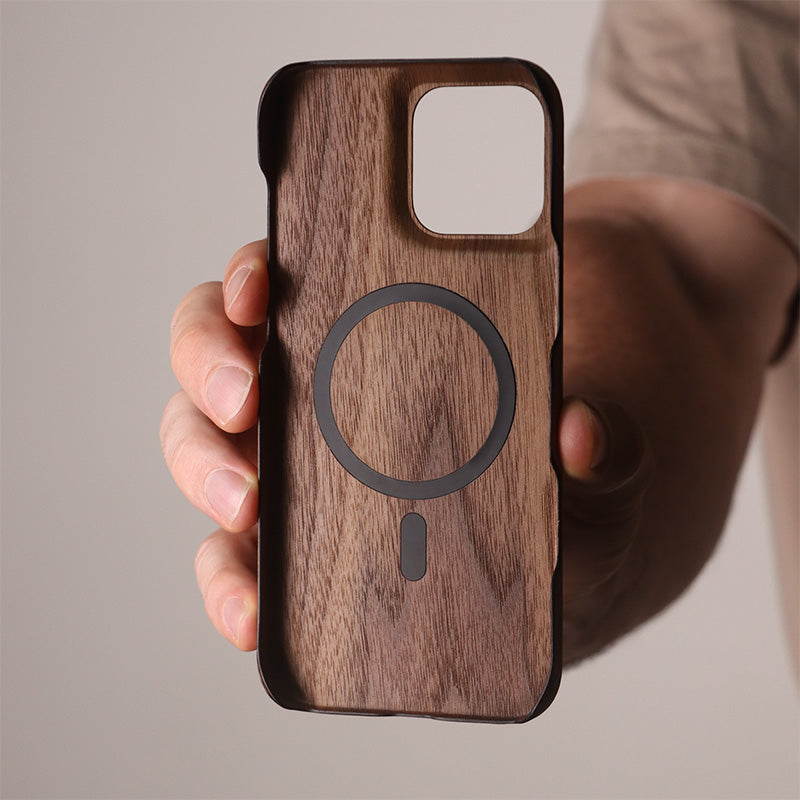 Schlanke iPhone-Hülle aus Holz