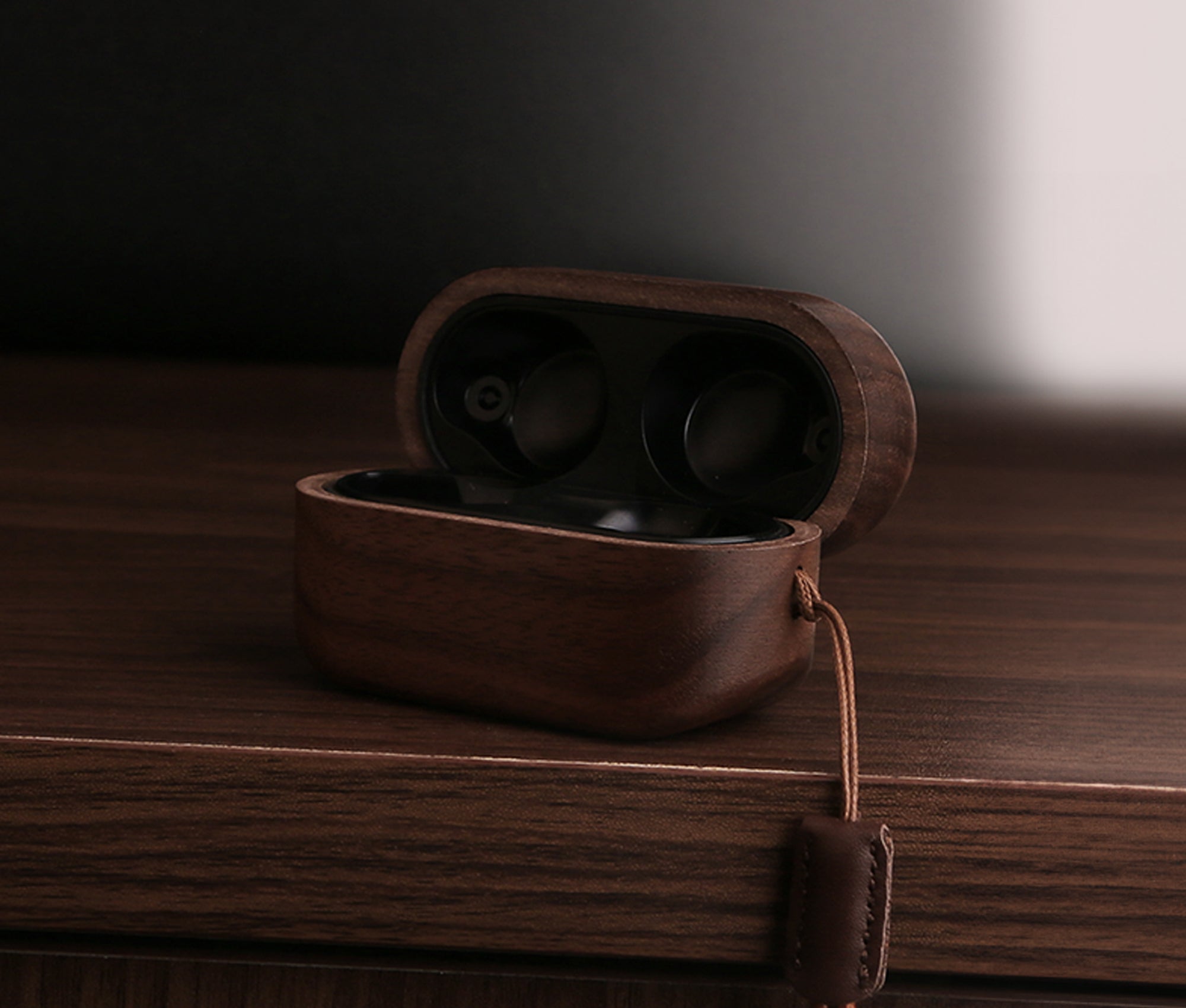 Komodoty Sony WF-1000XM4 Wireless Noise Cancelling Headphones Wood Case Mood