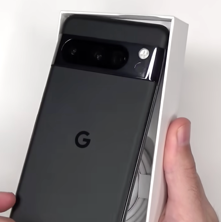 PBK Reviews Sneak Peek into Google Pixel 8 and 8 Pro Unboxing Ahead of Official Launch