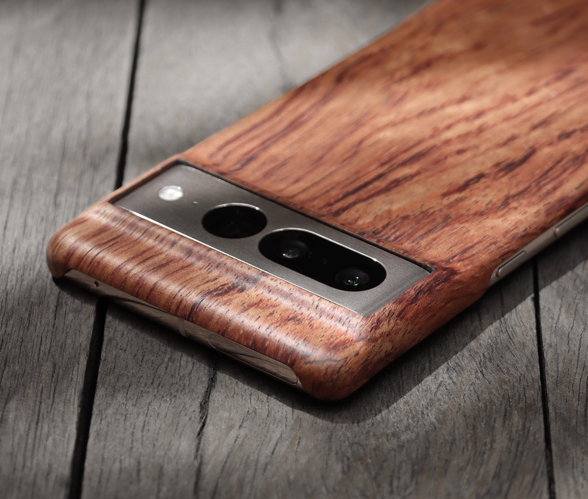 Komodoty Google Pixel 7 Pro Wood Case Rosewood Camera Protection
