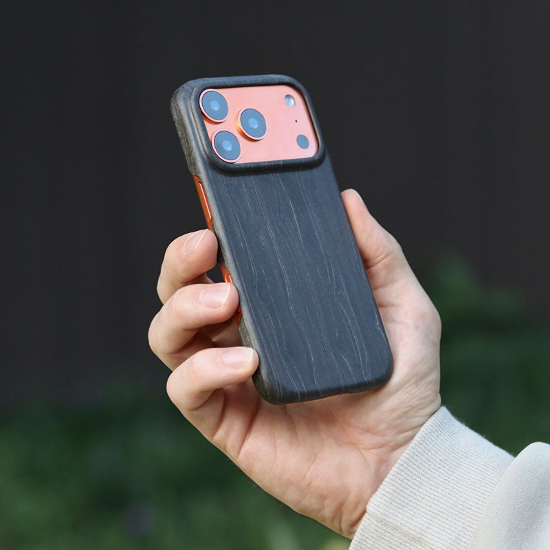 Schlanke iPhone-Hülle aus Holz 