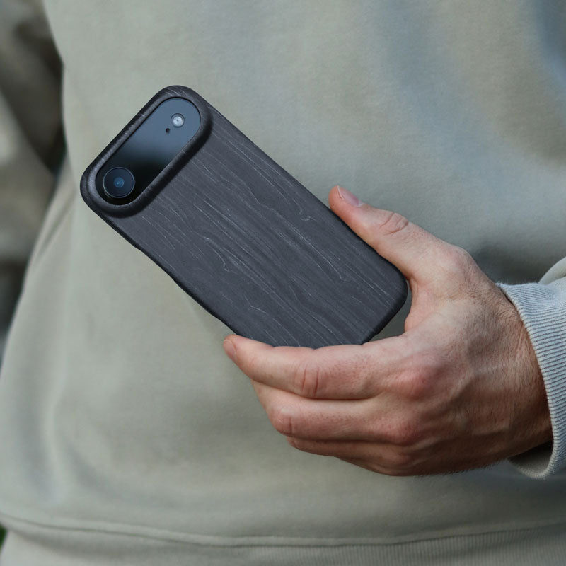 Schlanke iPhone-Hülle aus Holz 